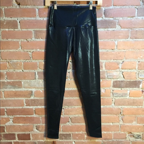 NEW GREATER THAN SPORTS Liquid Leggings in Black - Picture 3 of 8